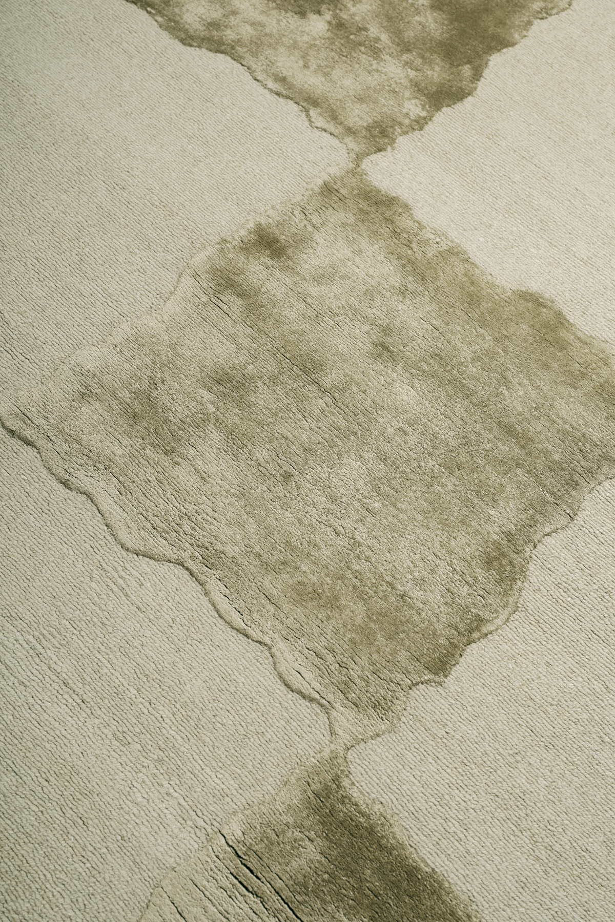 Kelly Arwen Handmade Tufted Wool Carpet