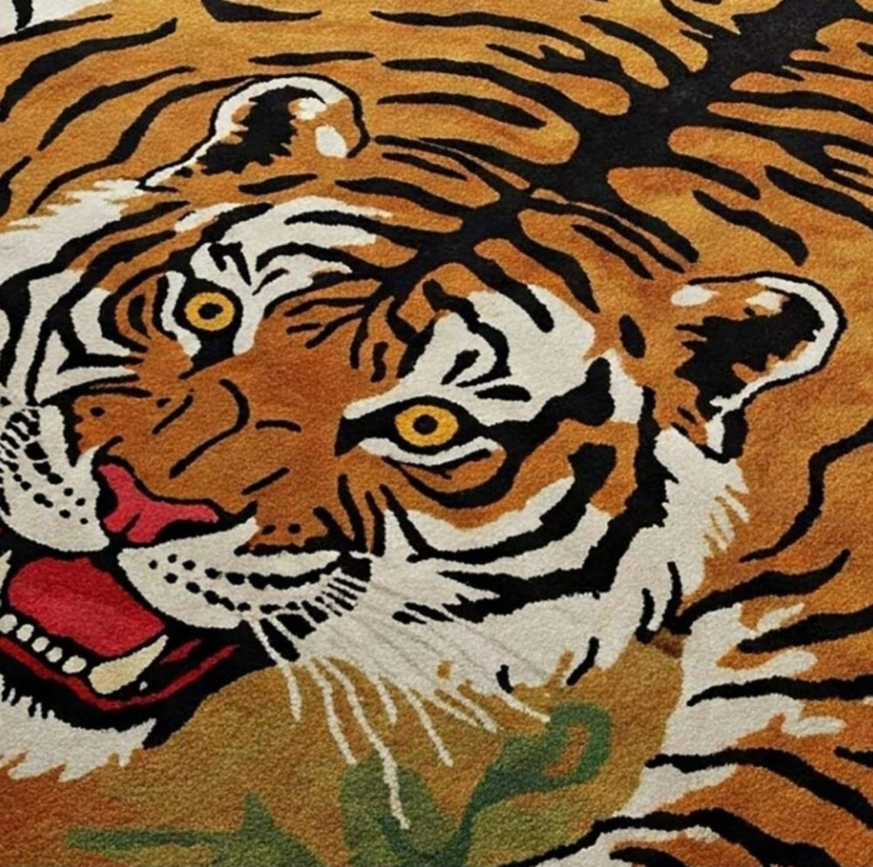Tiger-Shaped Animal Handmade Tufted Wool Carpet - CloseUp