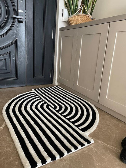 Victory Illusion Handmade Tufted Irregular Shaped Wool Carpet