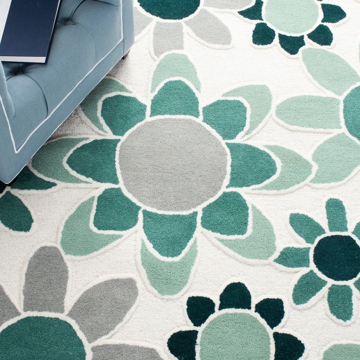 Silken Tinge Handmade Tufted Wool Carpet - CloseUp