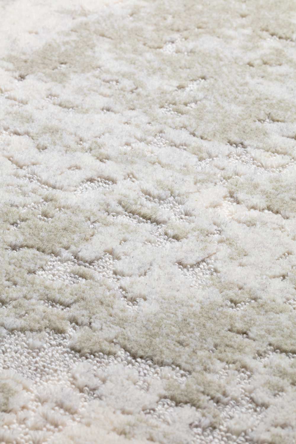 Flame Dawn Handmade Tufted Wool Carpet - CloseUp
