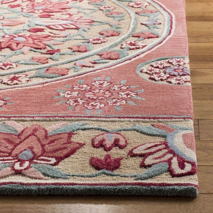 Thistle Pine Handmade Tufted Wool Carpet - Corner