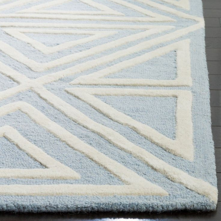 Spunch Flick Handmade Tufted Wool Carpet - Corner