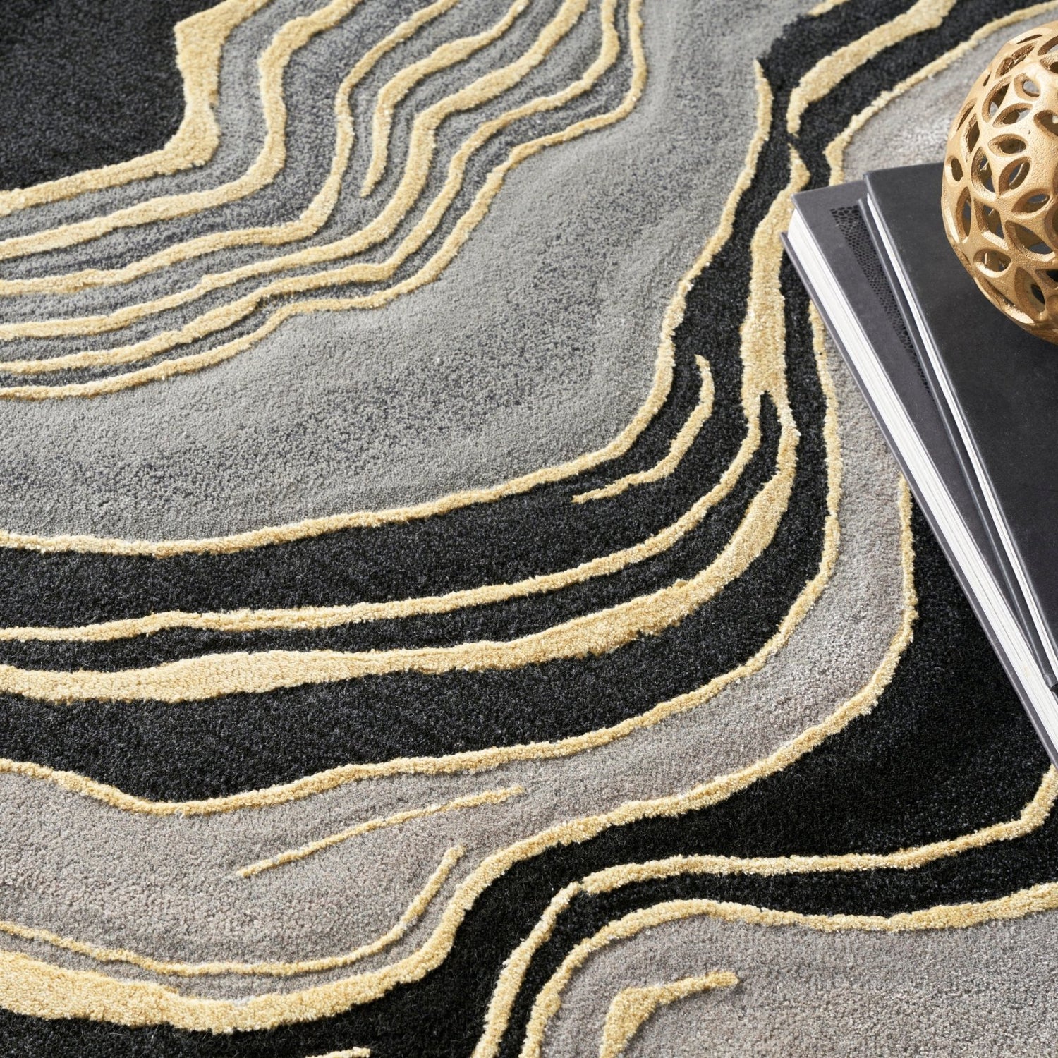 Italian Linen Handmade Tufted Wool Carpet - CloseUp