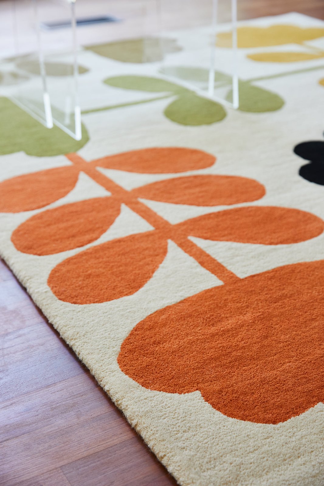 Stem-Cut Alpha Handmade Tufted Wool Carpet - Floorshot