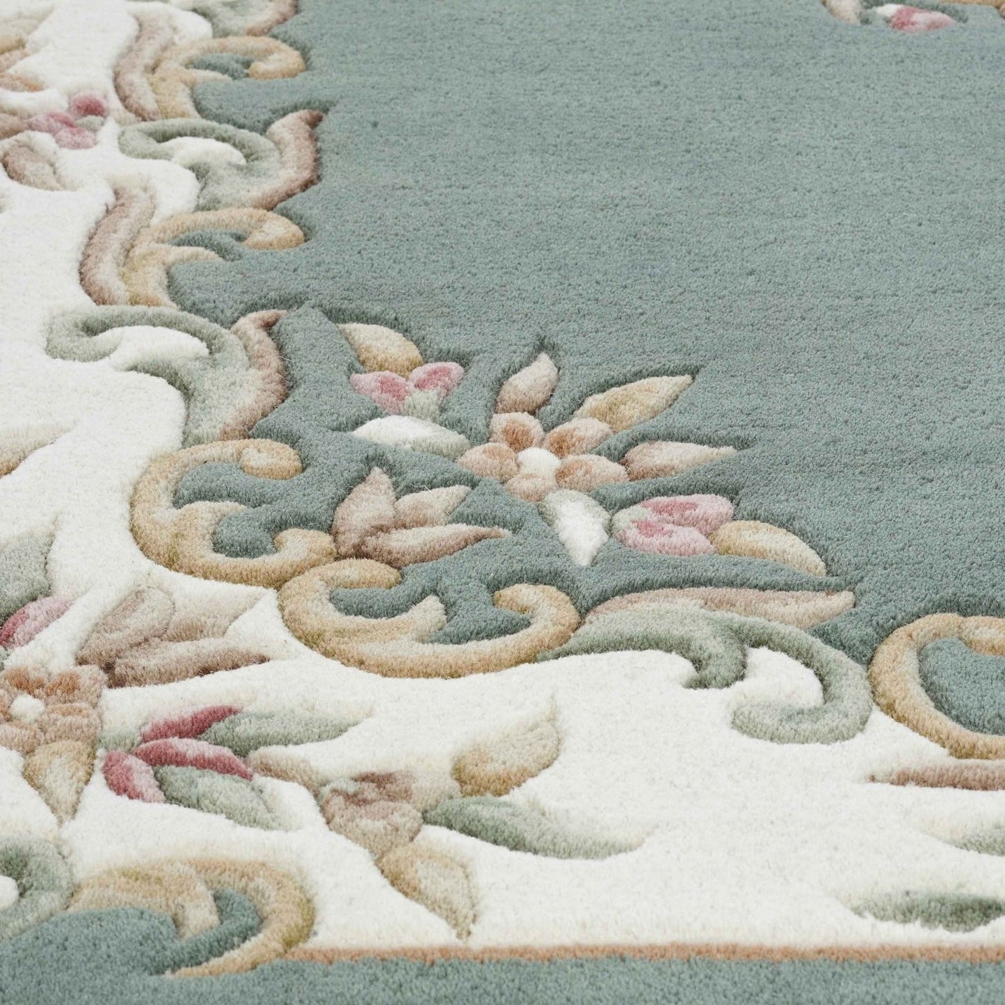 Rise Flowery Handmade Tufted Wool Carpet - CloseUp