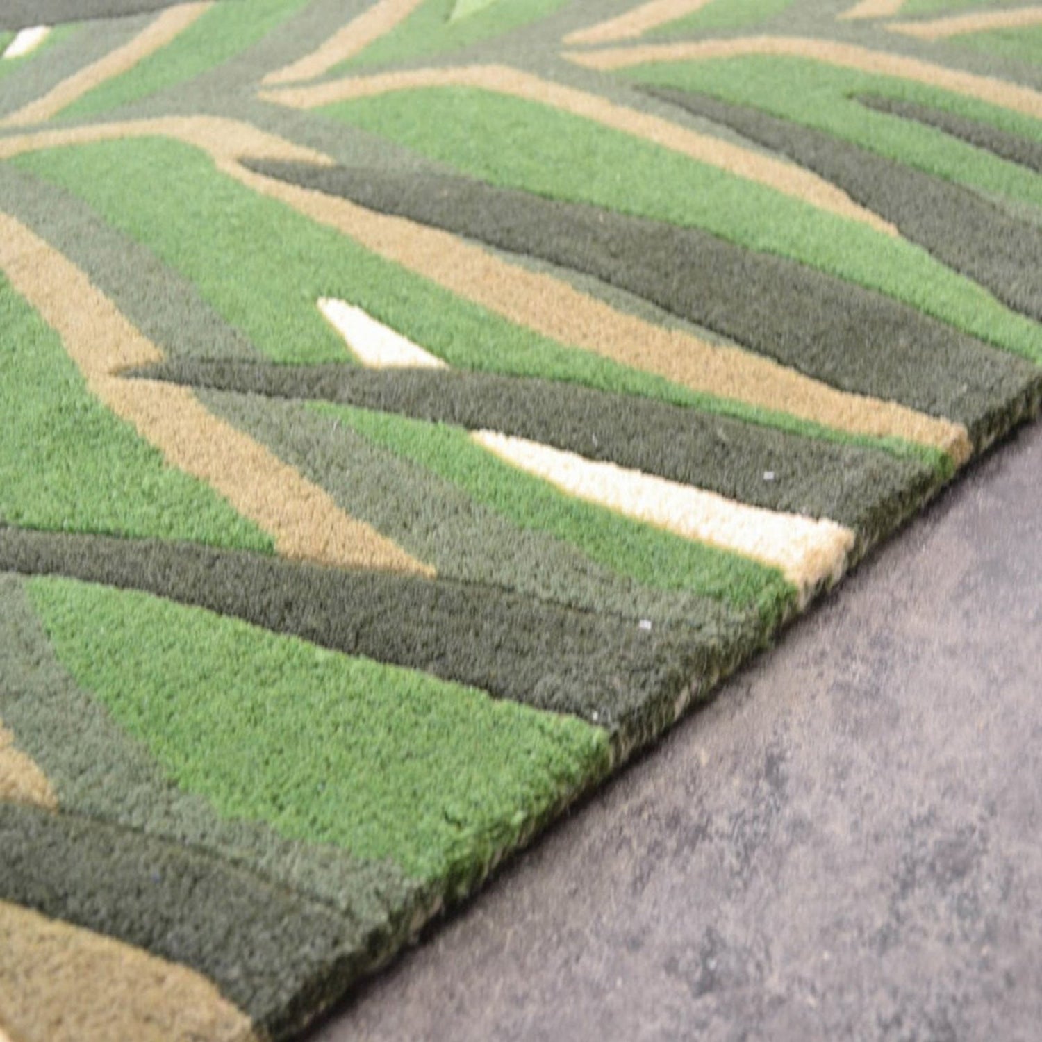 Evergreen Leaf Handmade Tufted Wool Carpet - Corner
